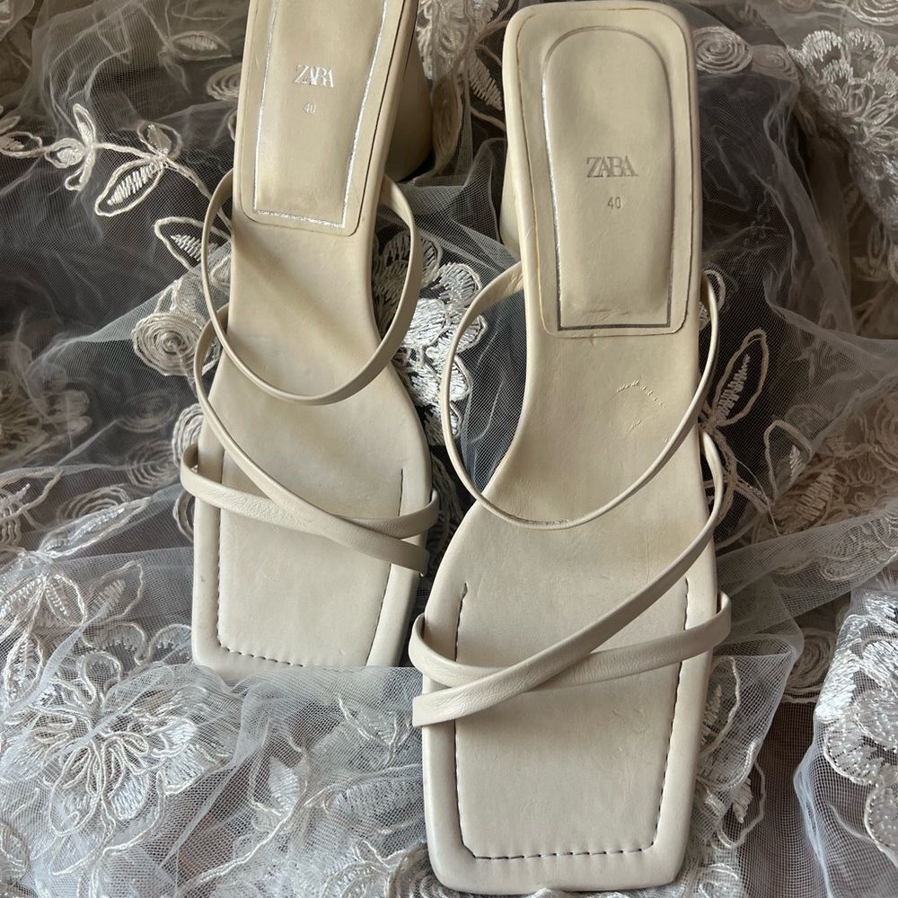 Sz 9 Zara Women's Elegant Cream Heeled Sandals - Picture 8 of 10